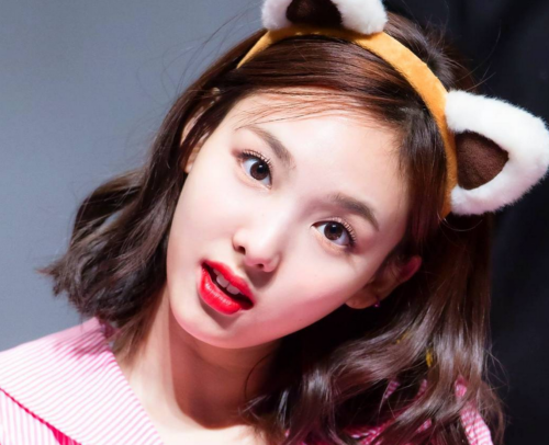 twice-nayeon-20161210