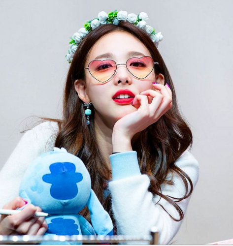 twice-nayeon-20170311