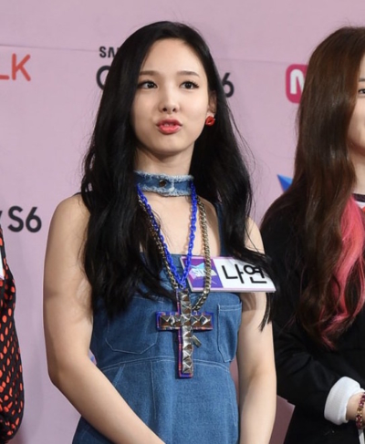 twice-nayeon-sixteen