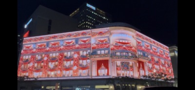 明洞の新世界百貨店本店前　プロジェクションマッピング　２０２５